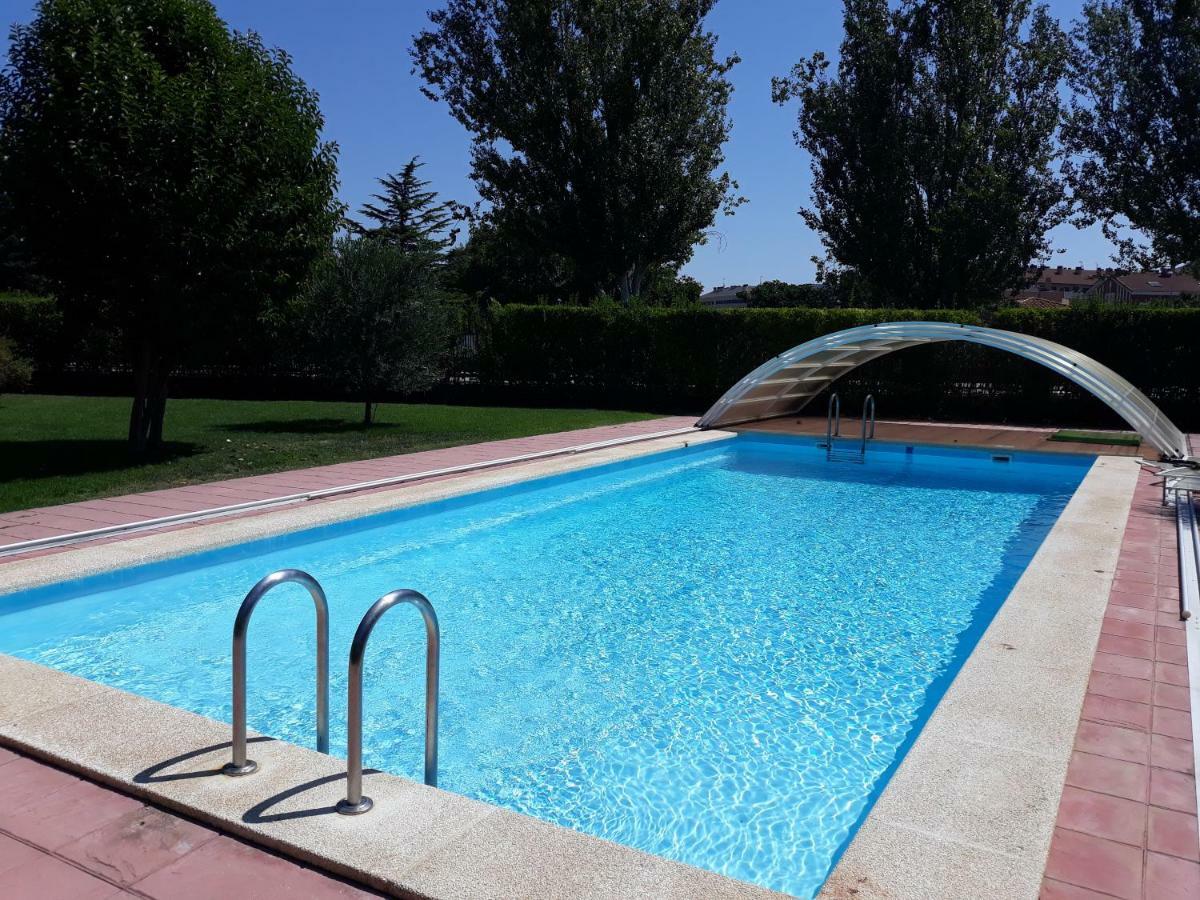 Preciosa Casa Independiente Con Piscina Cubierta Y Gran Jardin Privados Харо Екстериор снимка