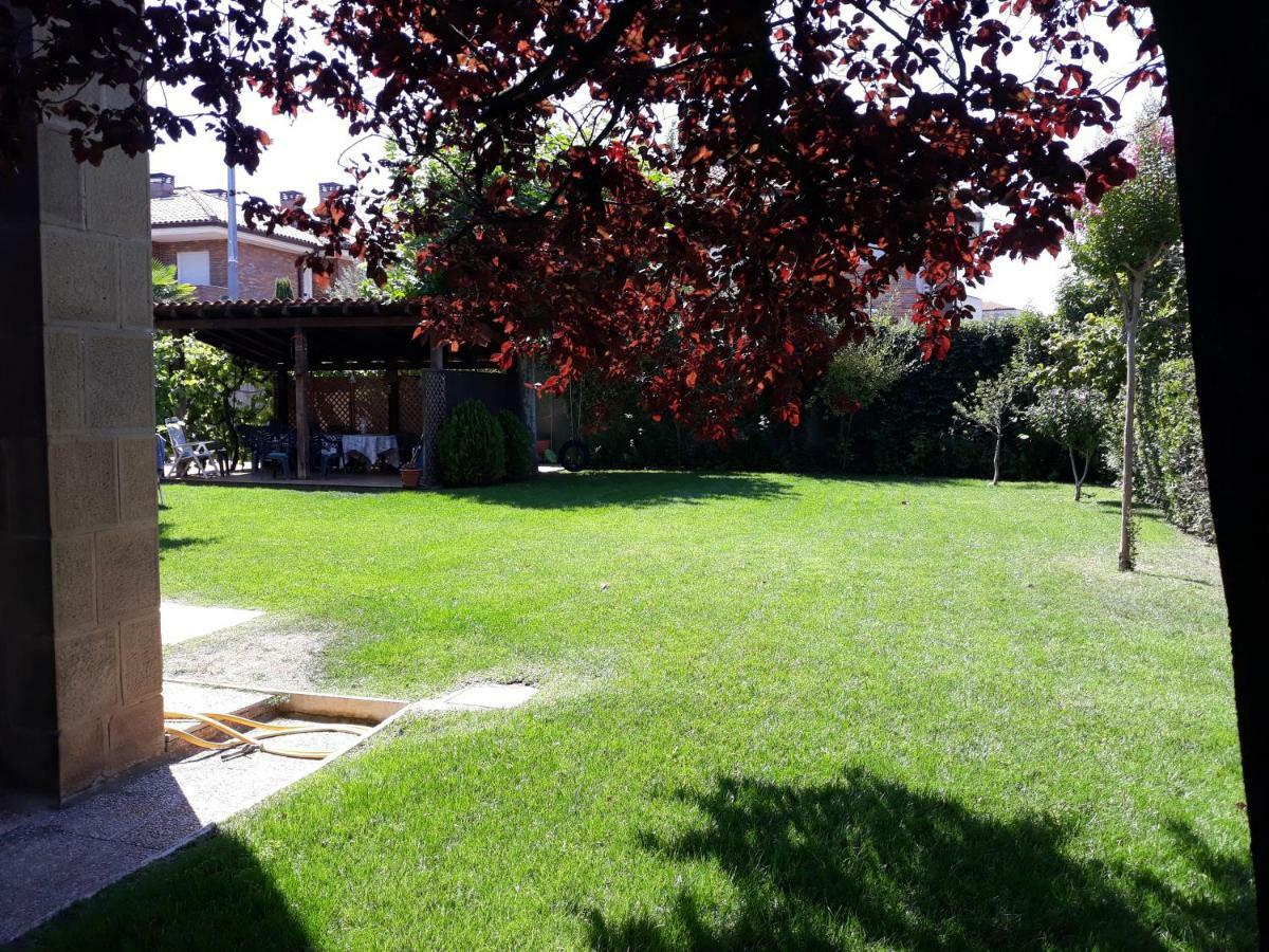 Preciosa Casa Independiente Con Piscina Cubierta Y Gran Jardin Privados Харо Екстериор снимка